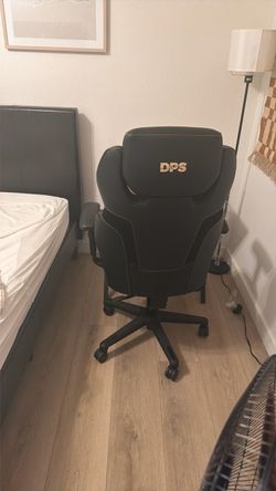 Gaming chair black