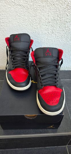 AIR JORDAN 1 MID