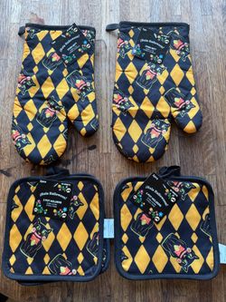 New Halloween Kitchen Accessories $5/All