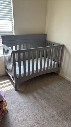 Crib & Dresser
