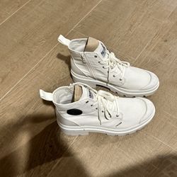 Palladium Women’s Boots White Size 10