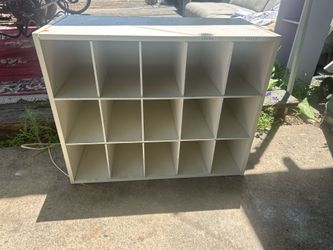 Cubby / storage / shelf