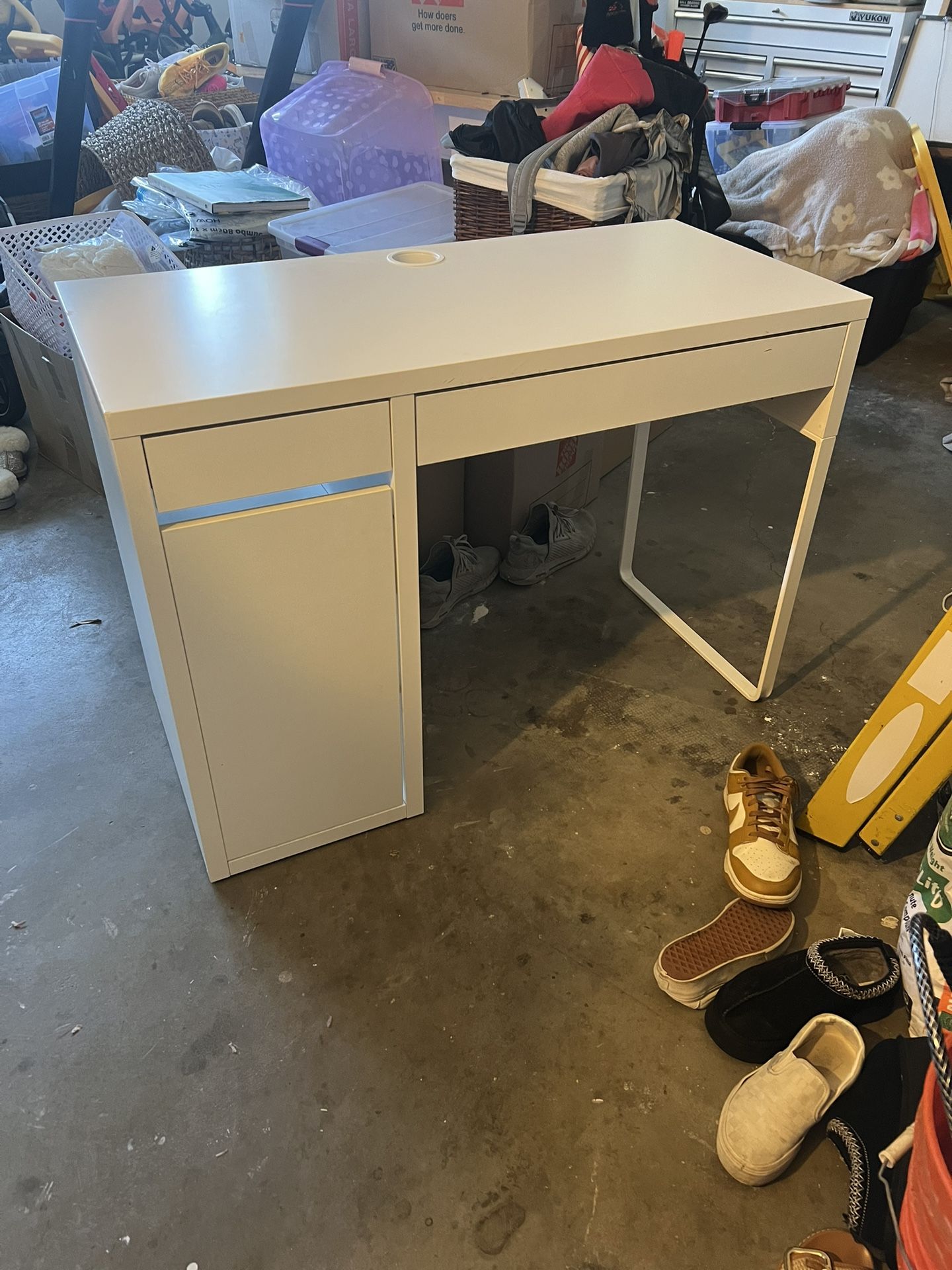 IKEA Micke Desk 