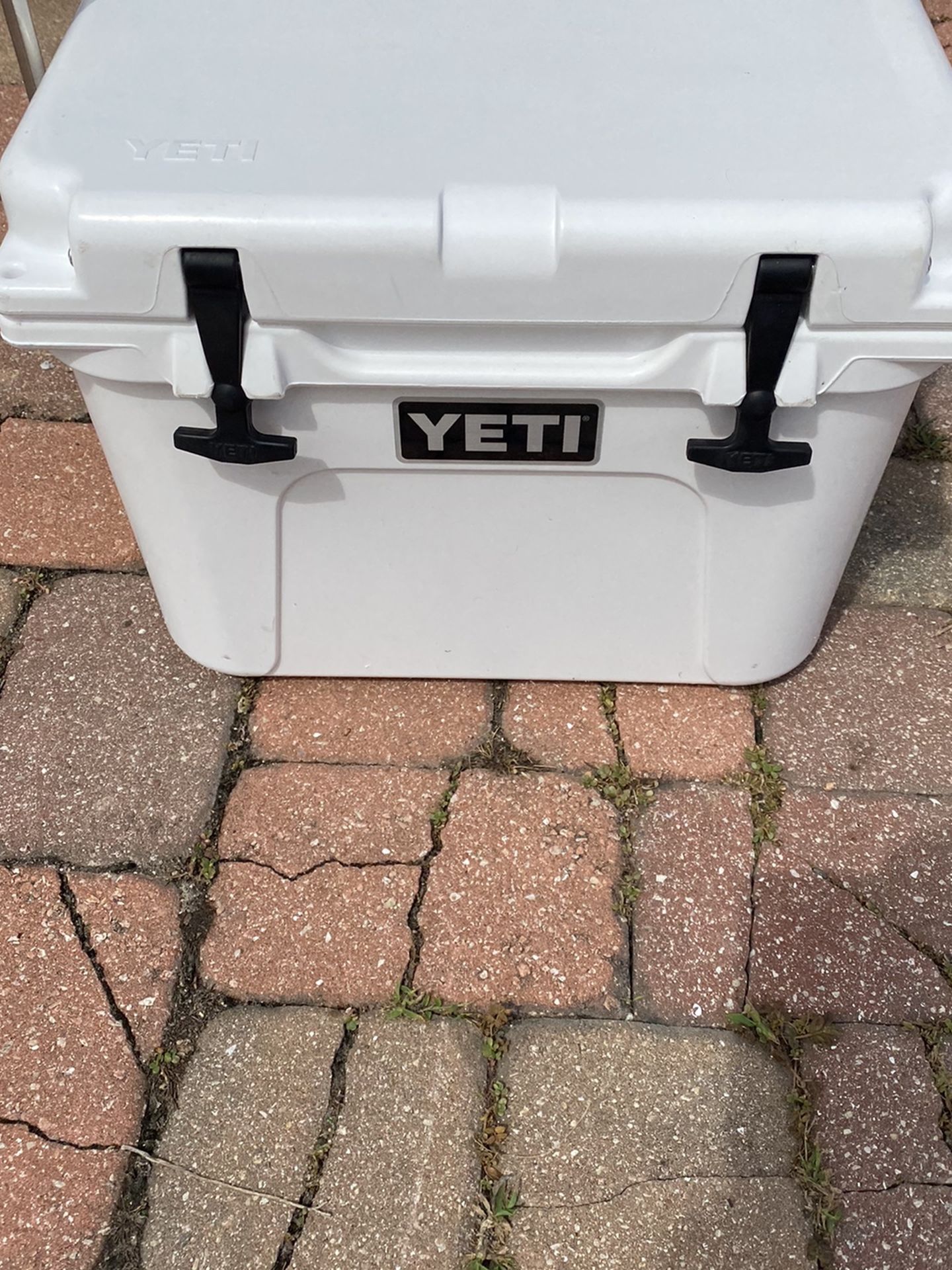 YETI Cooler 20 Gallon Rare