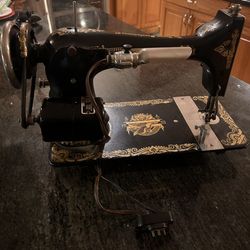 1900s Antique Singer Co Sewing Machine