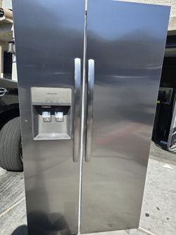 25 Cubic Fridgeraide Fridge
