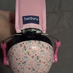 NOISE CANCELING HEADPHONES 