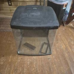 32 gallon Corallife biocube saltwater aquarium