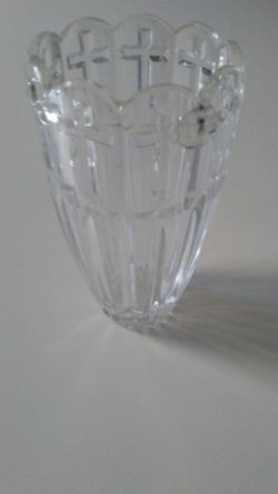 Glass flower vase