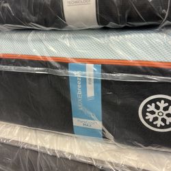 🔥tempur Luxe Breeze Firm King $1500🔥