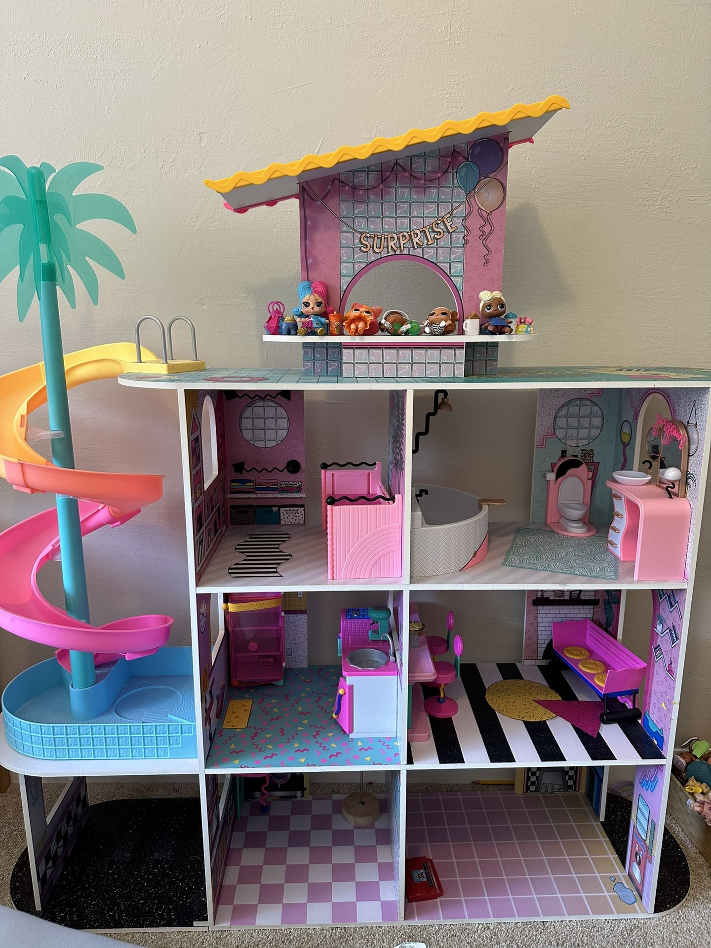 LOL Surprise OMG Fashion Doll House