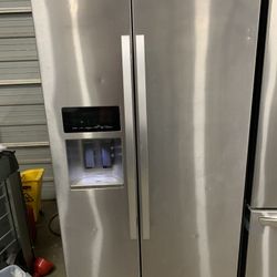 REFRIGERATOR 