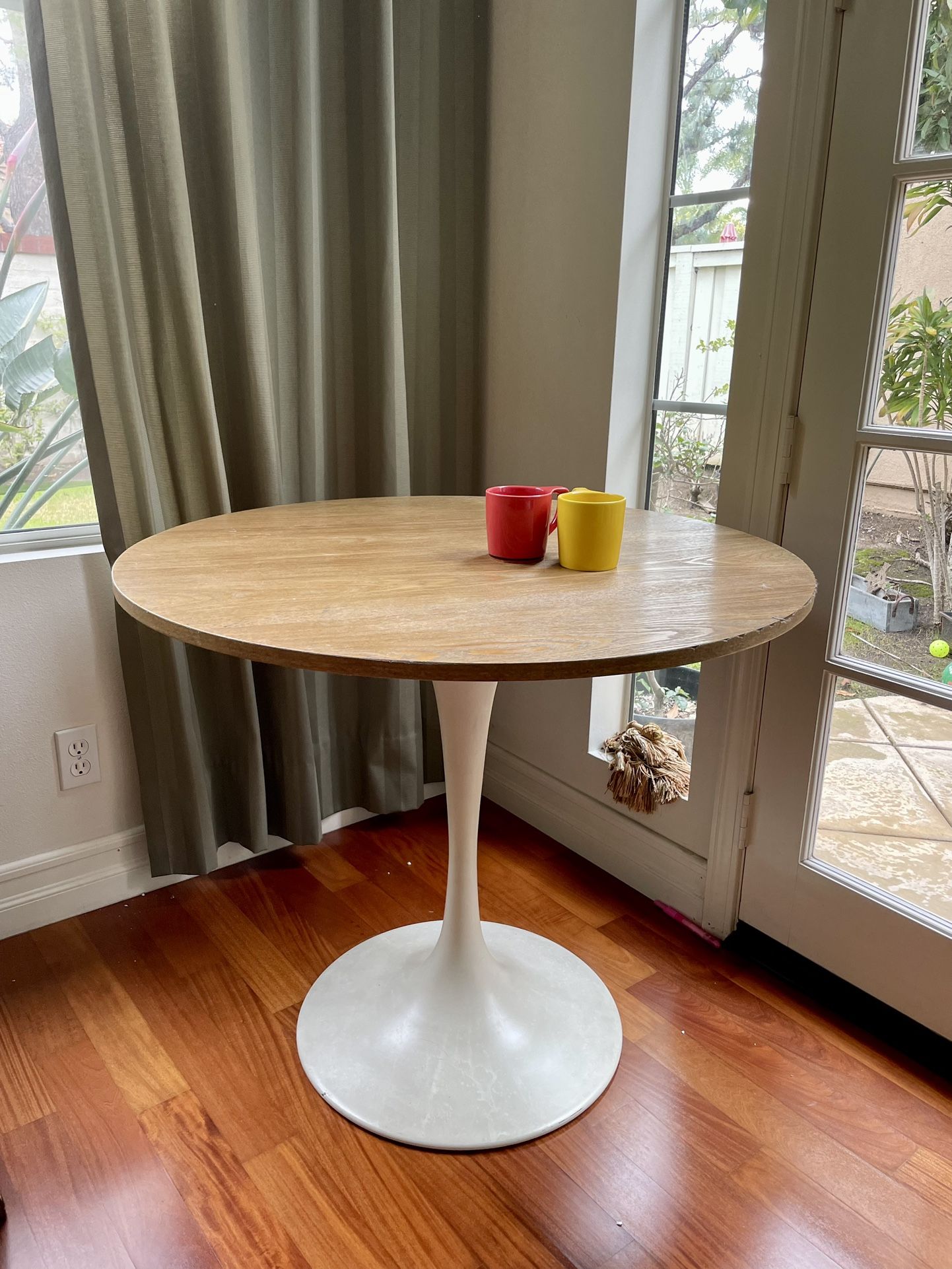 Mid Century Modern - Round Dining Table