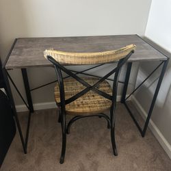 Desk And Chair (2-sets)