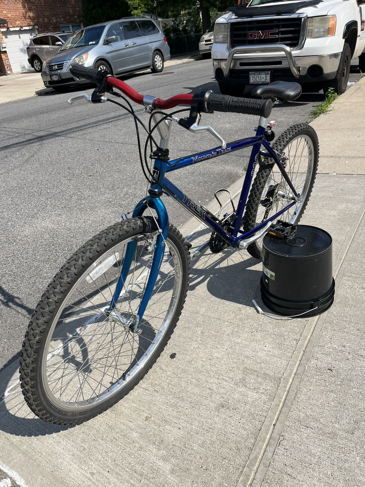 Trek Mountain Track 820 21-speed