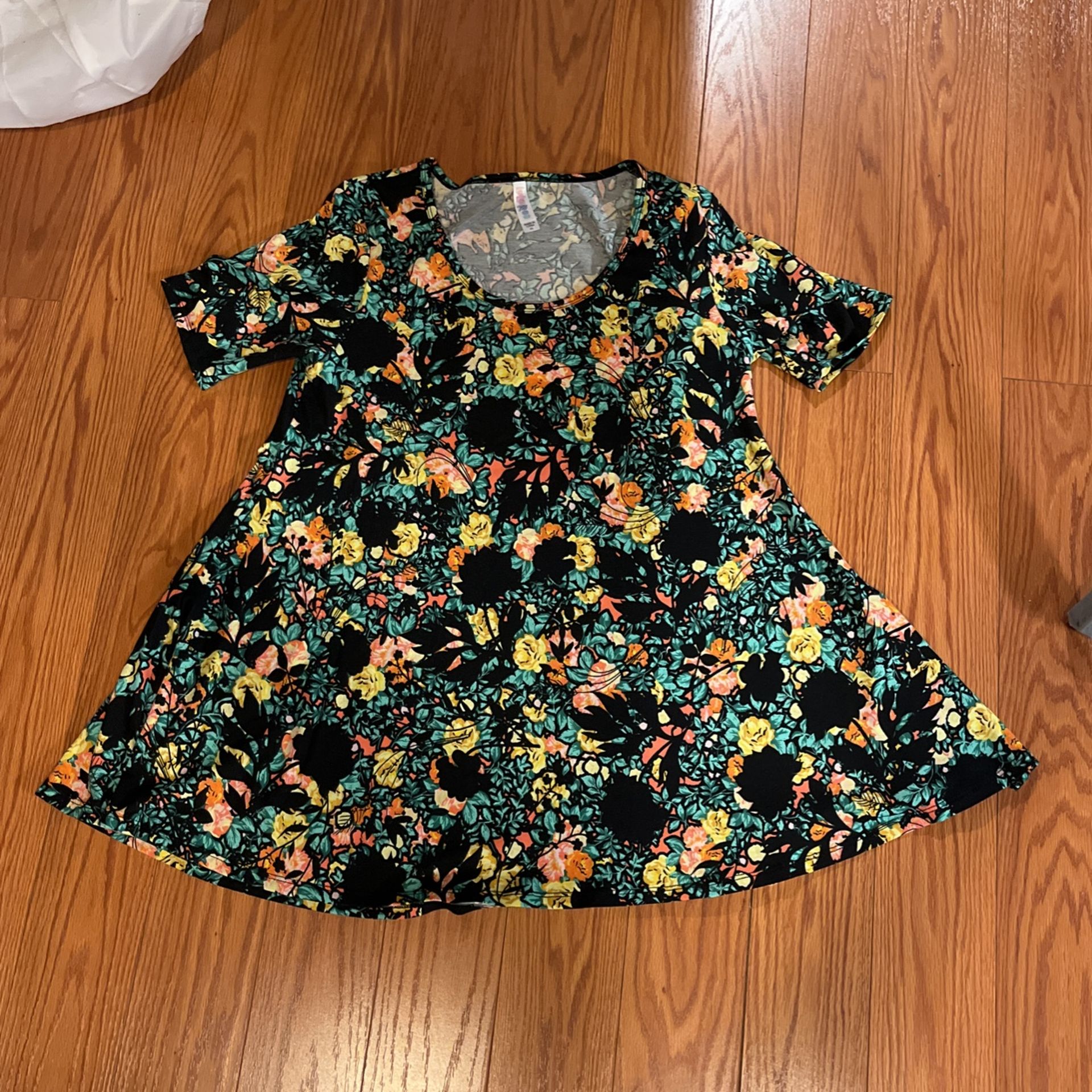 LuLaRoe Top XS