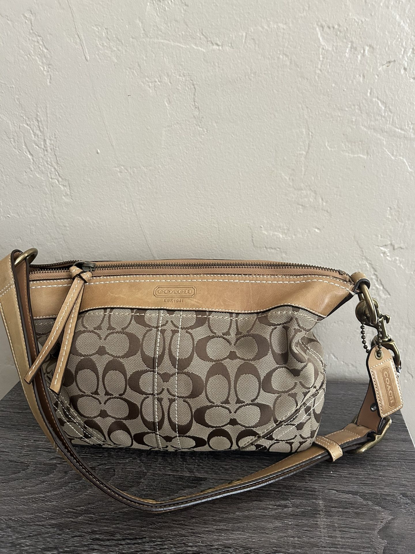 Coach Shoulder Bag 