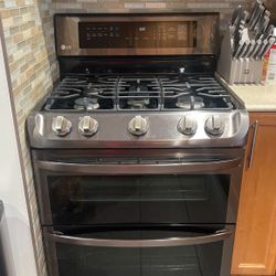 Lg Double Oven With Convection  Asking $750