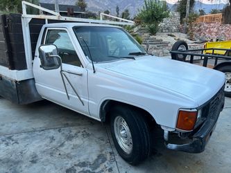 1987-88 Toyota Stake Bed
