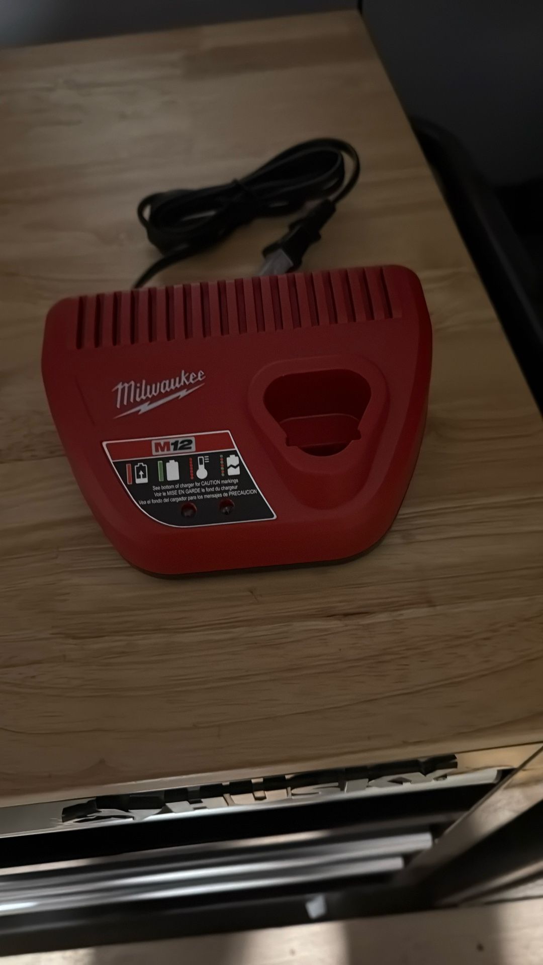 Milwaukee M12 Charger