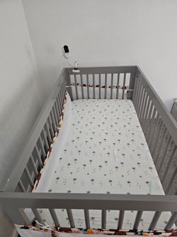 Crib + mattress