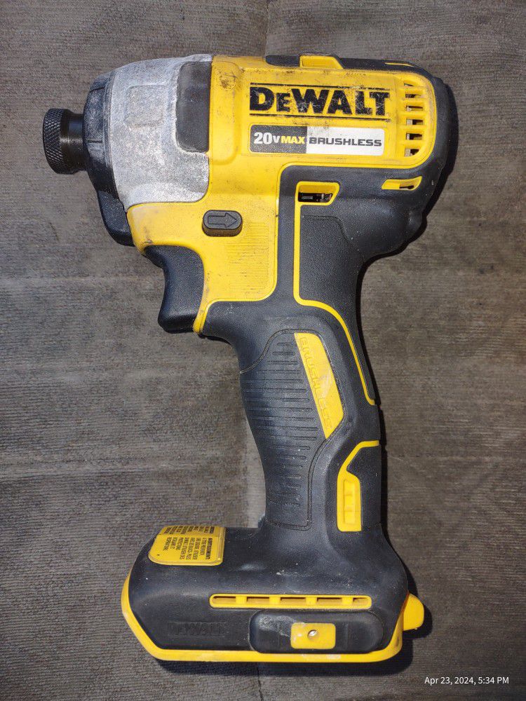 DeWALT Brushless Impact Driver And Battery (No Charger)(No Cargador)