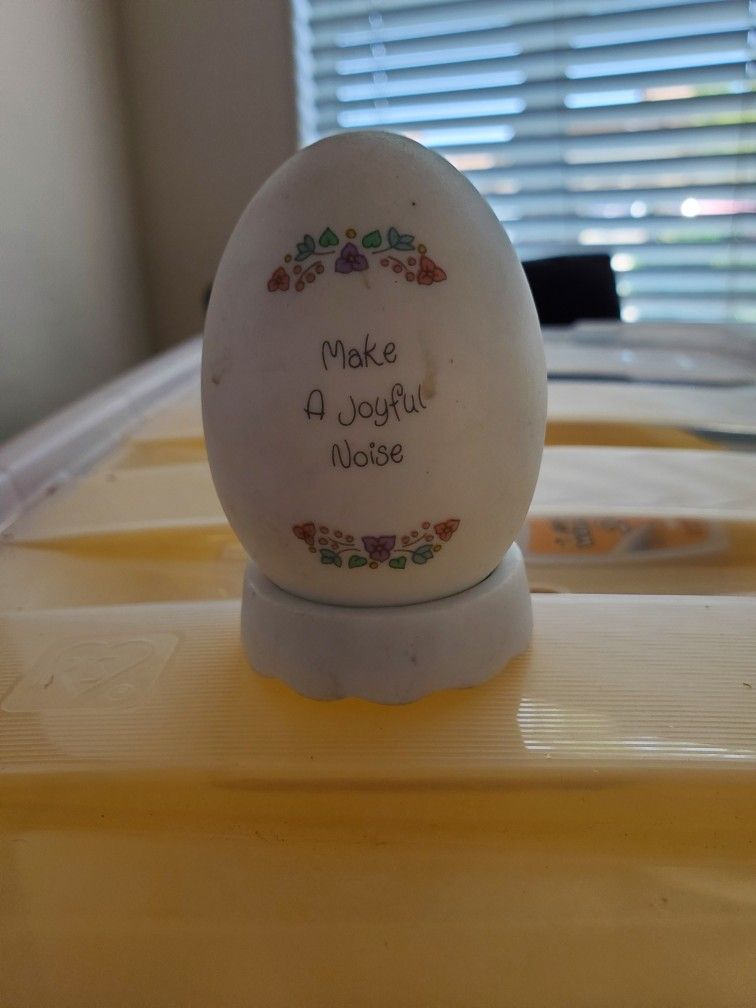 Precious Moments Easter Egg w/stand