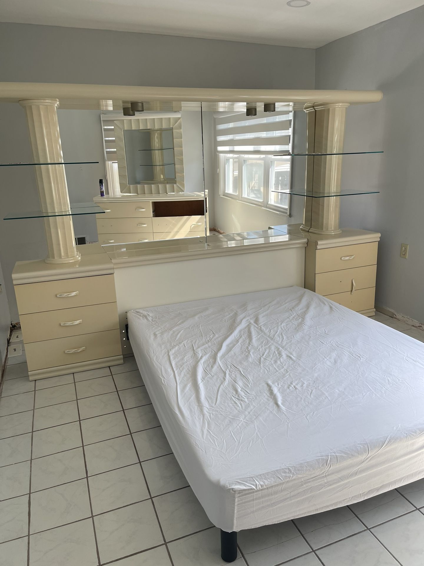 Queen Bedroom Set