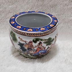 Vintage Chinese Porcelain Planter – Qianlong Mark – Famille Rose Style – Hand Painted