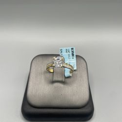 10 KT REAL GOLD CZ RING 