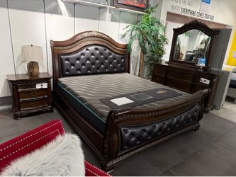Gorgeous King Bedroom Set ✨✨✨