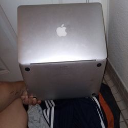 Macbook Pro FOR PARTS