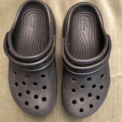 Unisex Kid’s Cutie Crush Black Platform Clogs W/ Straps Size: J2