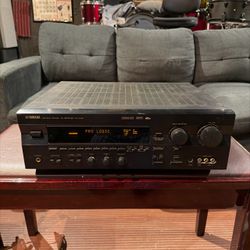 Yamaha R-V1105 - 5.1 Surround AV Receiver Home Theater Optical