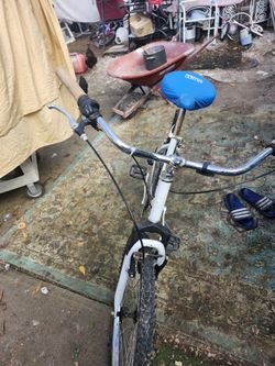 BIKE  BEACH CROZER 26INCH SCHWINN  7SPEED  SHIMANO SHIFTING AND BREAK PERFECT NEW TIRES AND TUBES EVERYTHING IS GOOD 