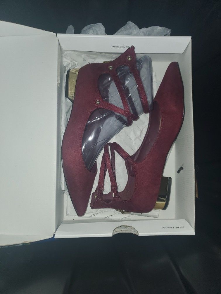Burgundy And Gold Aldo 7.5