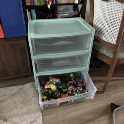 Three tiered plastic dresser