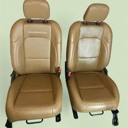 Jeep Wrangler JL Rubicon OEM Tan Leather Front Seats (2018–2023)