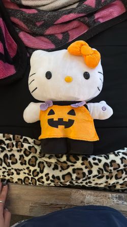 Dancing Hello Kitty ( Halloween Addition)