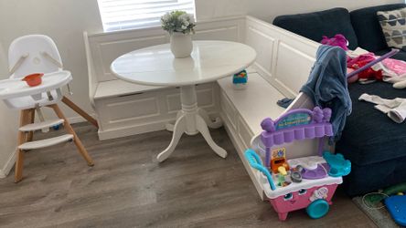 Breakfast nook
