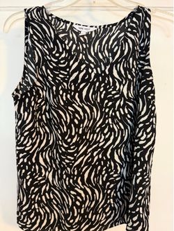 XS Nine West top