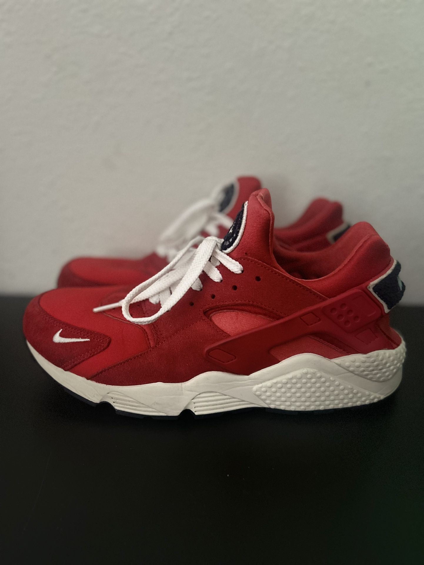 Rare Nike Air Huarache Run “Varsity Jacket Red” [704830-602]
