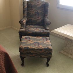 Chair With Ottoman