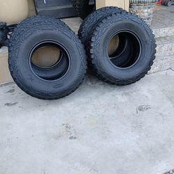 37 12.50 R17 37s (Set Of 4)