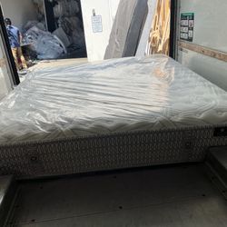 Mattress Clearout!! Summer Sale!! Delivery! Financing!!