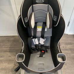 Graco Car Seat - Model 1963212
