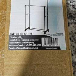 Garment Rack/ Perchero/ Colgador De Ropa