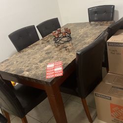Kitchen Table & Chairs 