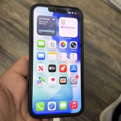 Unlocked iPhone 13 black 128GB very good shape