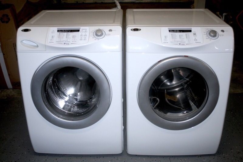 Maytag Neptune Washer & Gas Dryer